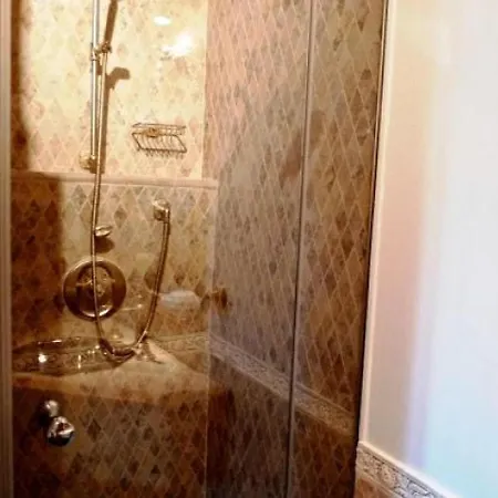 Sleeps 4 Air Con Wifi Apartamento Cannes
