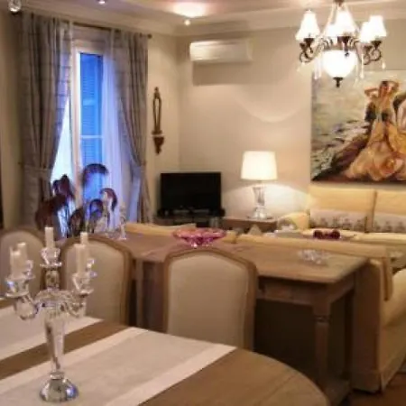 Sleeps 4 Air Con Wifi